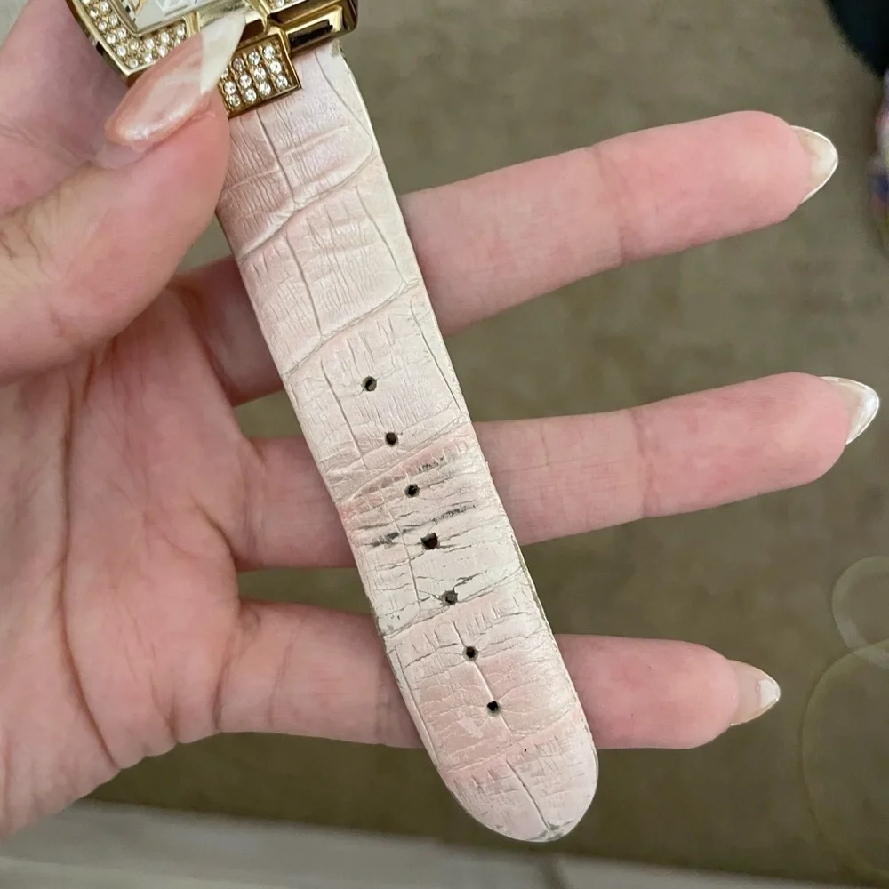 Guess watch needs new batteries